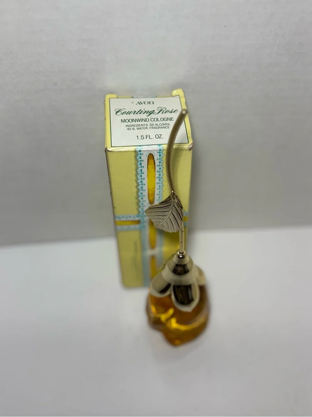 Avon VTG Courting Rose Moonwind Cologne Amber Decanter Gold Stem Full New In Box